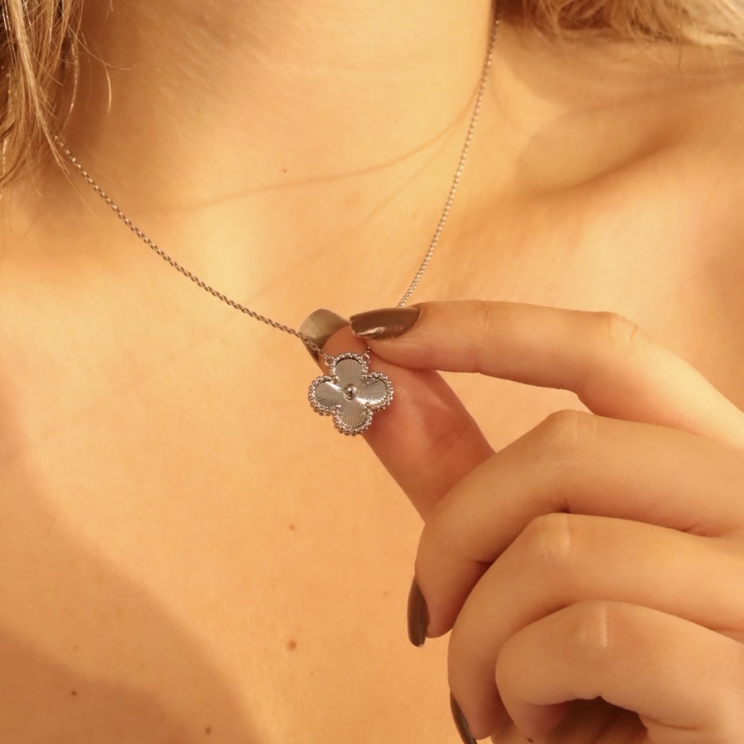 Colar Trevo - Semijóia