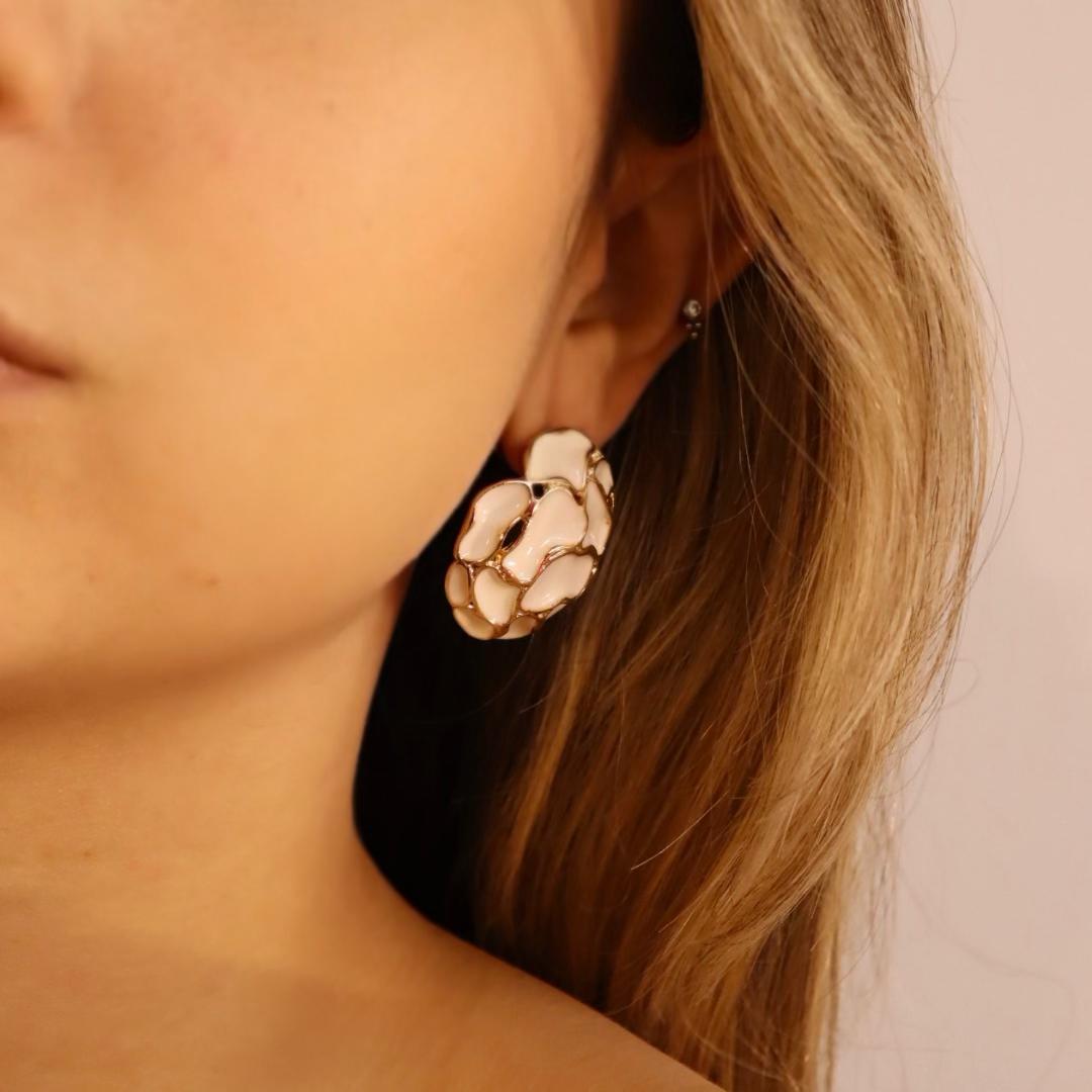 Brinco Esfera Resina