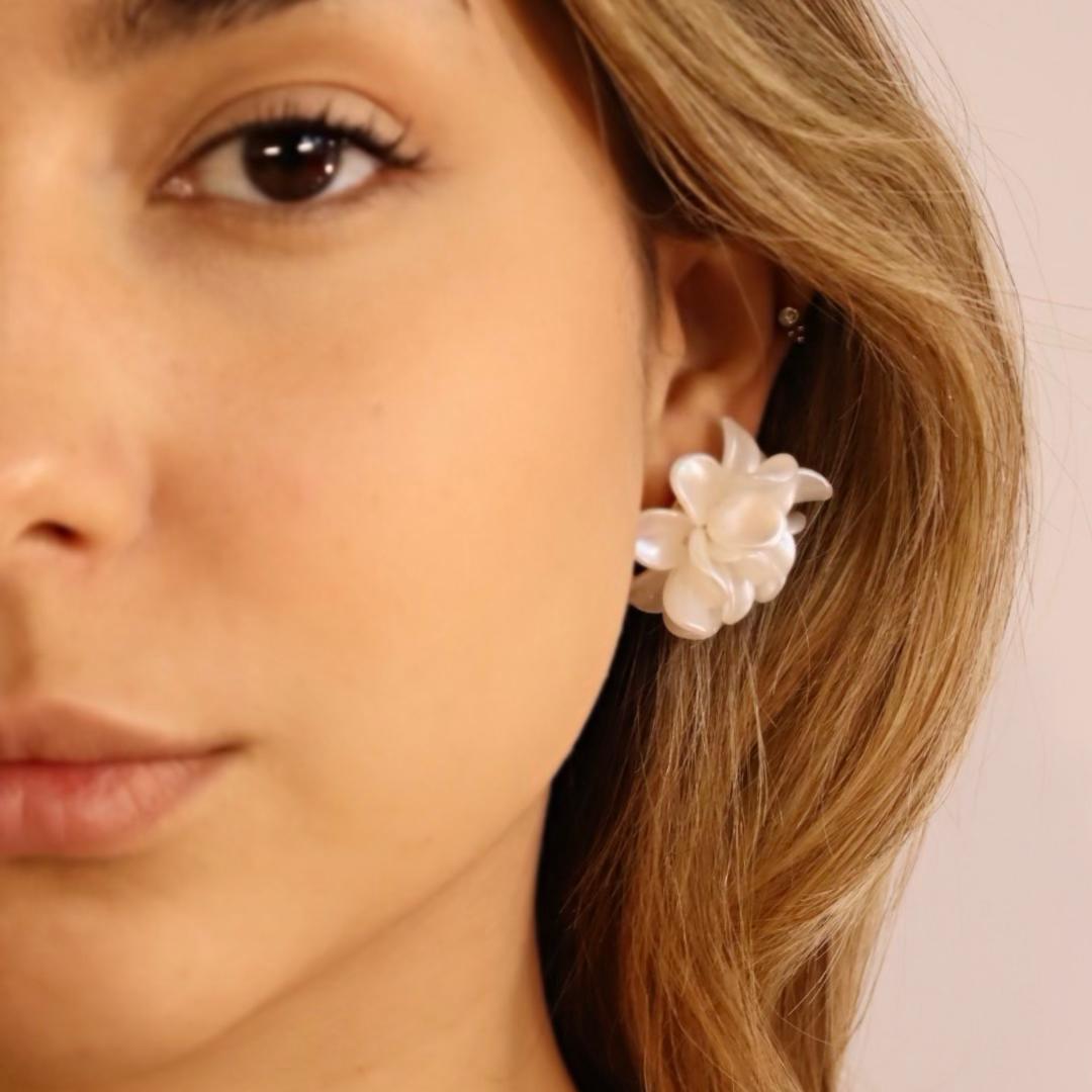 Brinco Flor Branca