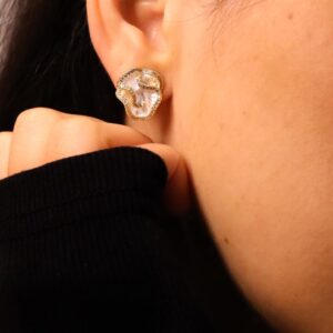 Brinco Flor com Borda Cravejada