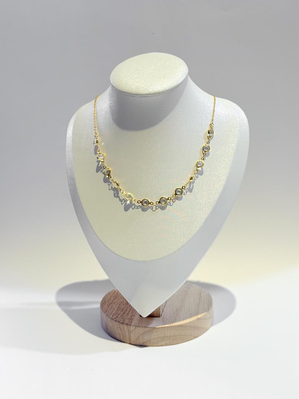 Colar bolinhas transparentes