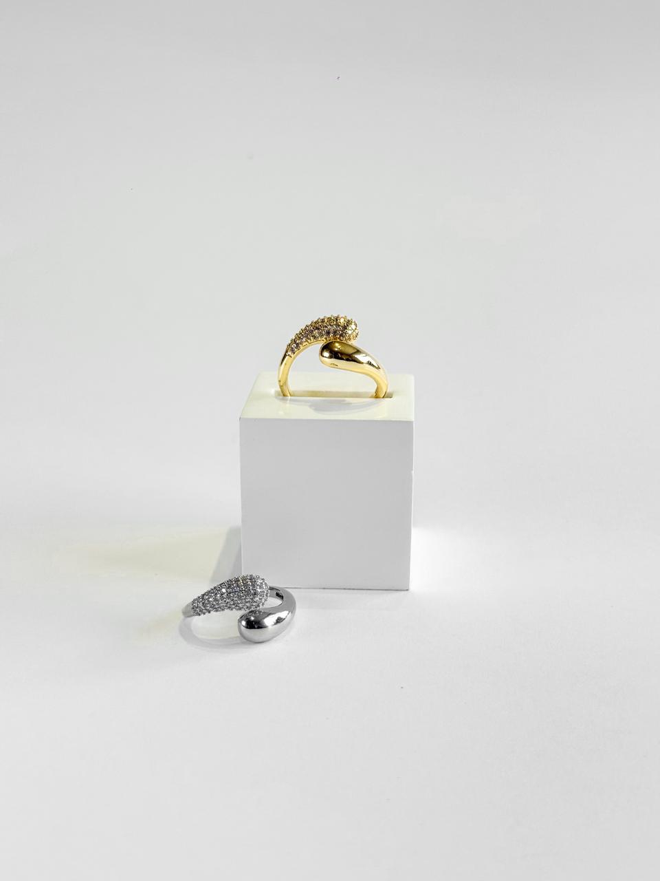 Anel gota dupla cravejada