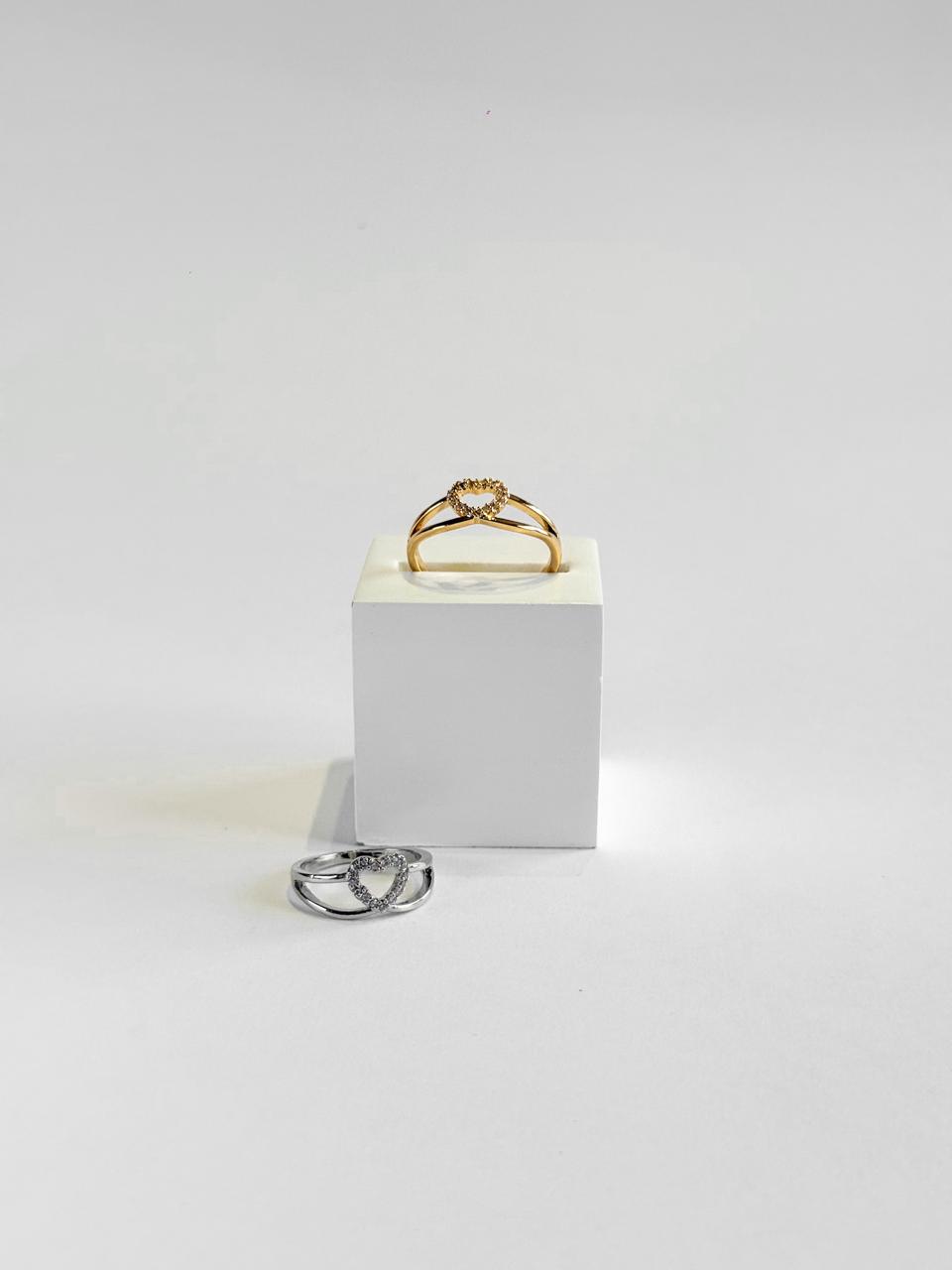 Anel coração cravejado