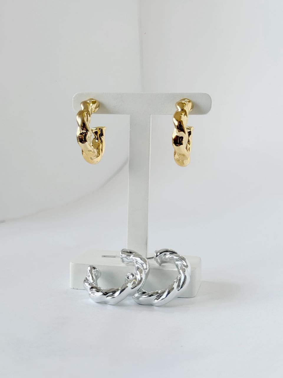 Brinco argola torcida ABS